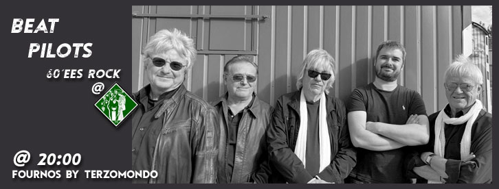 ganze band vor der mauer